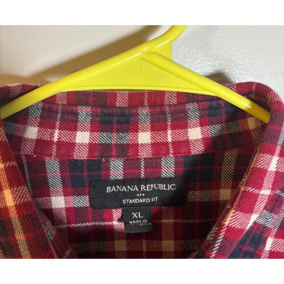 Banana Republic Men’s XL Red Plaid Flannel Button Up Shirt – Standard Fit - Picture 2 of 3